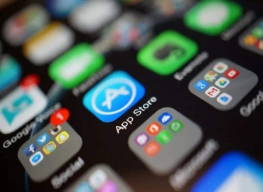 生活可以離開手機，手機卻離不開生活